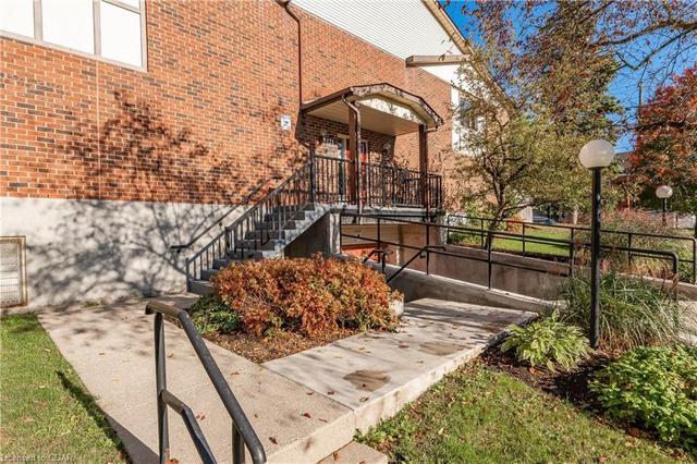 107 - 121 Waterloo Avenue, House attached with 2 bedrooms, 2 bathrooms and 1 parking in Guelph ON | Image 24