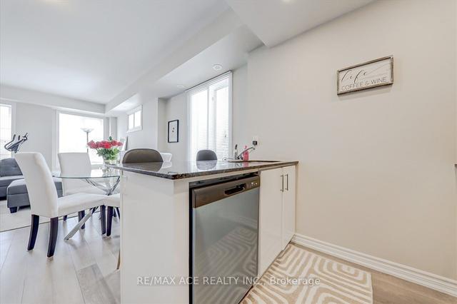 th92 - 30 Carnation Ave, Townhouse with 2 bedrooms, 3 bathrooms and 1 parking in Toronto ON | Image 8