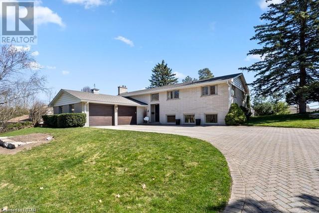 688 Westmount Hills Drive, House detached with 4 bedrooms, 1 bathrooms and 10 parking in London ON | Image 2