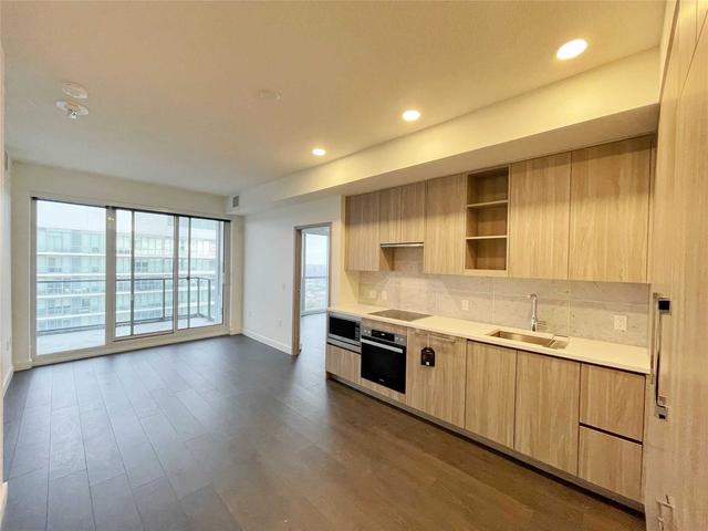 4001 - 95 Mcmahon Dr, Condo with 2 bedrooms, 2 bathrooms and 1 parking in Toronto ON | Card Image