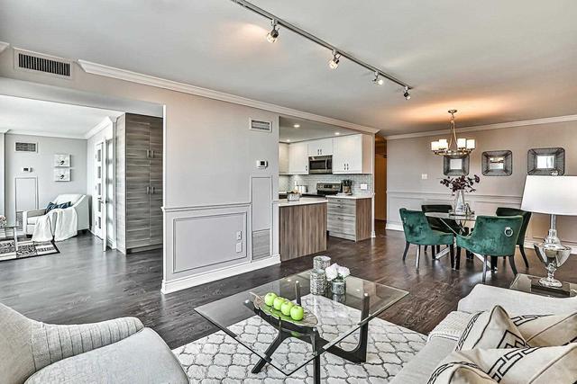 610 - 30 Harding Blvd, Condo with 2 bedrooms, 2 bathrooms and 2 parking in Richmond Hill ON | Image 2