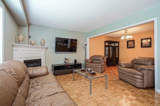 87 Tideland Dr, House detached with 4 bedrooms, 3 bathrooms and 2 parking in Brampton ON | Image 3