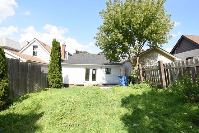 196 Wood St E, House detached with 3 bedrooms, 1 bathrooms and 0 parking in Hamilton ON | Image 18