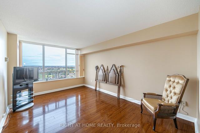 2101 - 24 Hanover Rd, Condo with 2 bedrooms, 2 bathrooms and 2 parking in Brampton ON | Image 14