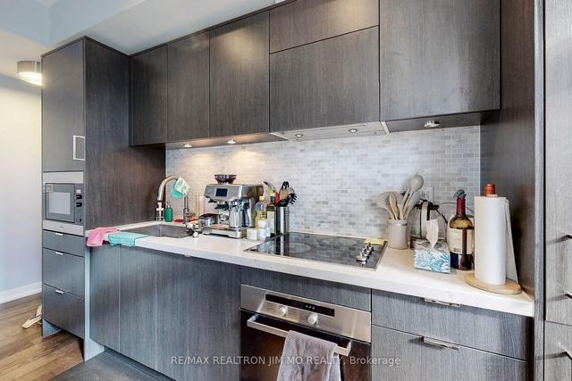 2411 - 21 Widmer St, Condo with 2 bedrooms, 2 bathrooms and 1 parking in Toronto ON | Image 36
