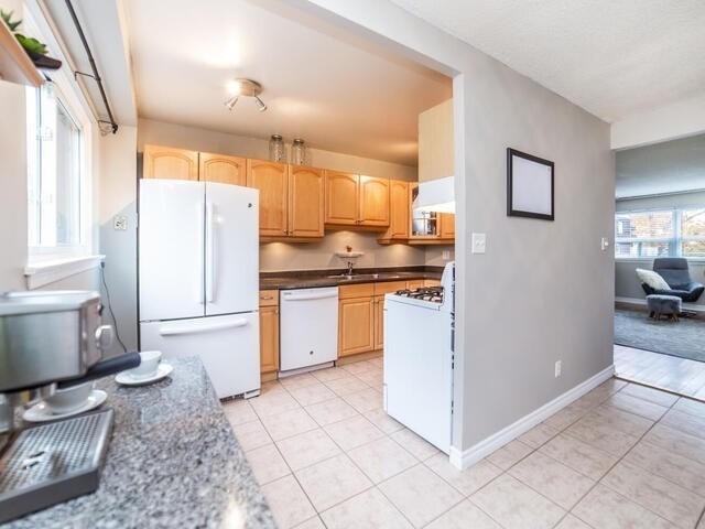 16 - 320 Blackthorn St, Townhouse with 4 bedrooms, 1 bathrooms and 2 parking in Oshawa ON | Image 2