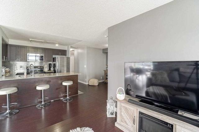1104 - 1940 Ironstone Dr, Condo with 2 bedrooms, 2 bathrooms and 1 parking in Burlington ON | Image 6