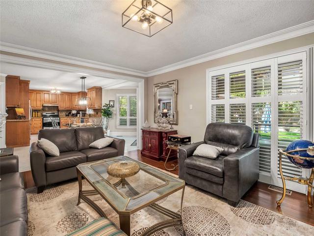464 Wycliffe Ave, House detached with 4 bedrooms, 4 bathrooms and 8 parking in Vaughan ON | Image 2