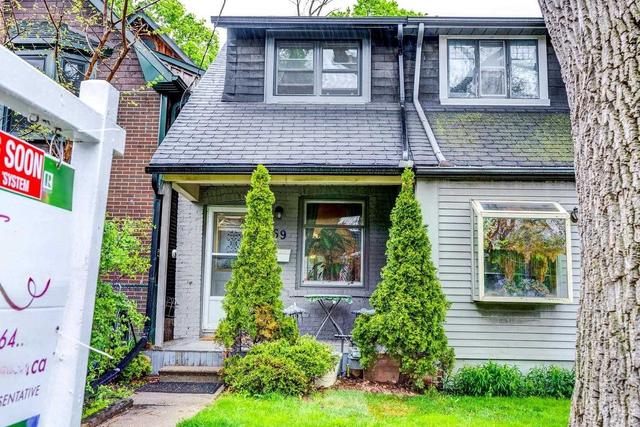 369 Ashdale Ave, House semidetached with 2 bedrooms, 2 bathrooms and 0 parking in Toronto ON | Image 1