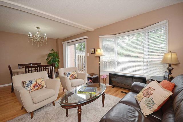 24 - 2004 Glenada Cres, Townhouse with 3 bedrooms, 3 bathrooms and 2 parking in Oakville ON | Image 6