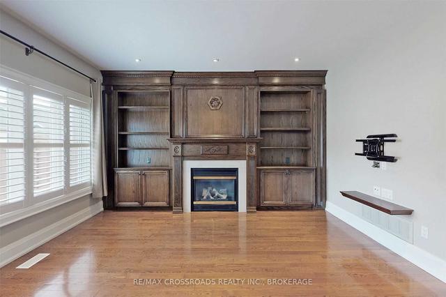 30 Woodgrove Tr, House detached with 4 bedrooms, 4 bathrooms and 2 parking in Markham ON | Image 4