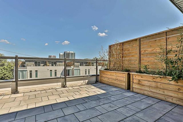 1 - 18 Greenbriar Rd, Townhouse with 4 bedrooms, 4 bathrooms and 2 parking in Toronto ON | Image 6
