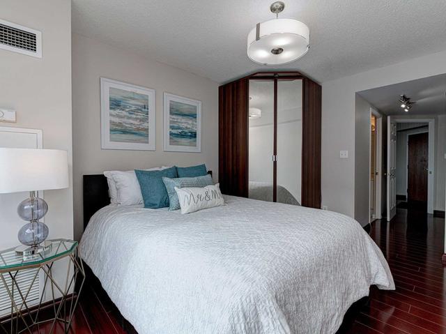 703 - 23 Lorraine Dr, Condo with 3 bedrooms, 2 bathrooms and 1 parking in Toronto ON | Image 24