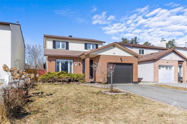28 Antler Avenue, House detached with 3 bedrooms, 4 bathrooms and 5 parking in Ottawa ON | Image 2