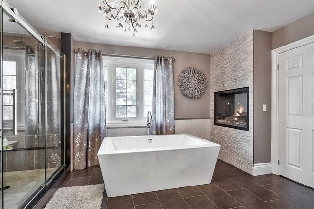 2064 Schoolmaster Circ, House detached with 5 bedrooms, 4 bathrooms and 4 parking in Oakville ON | Image 15