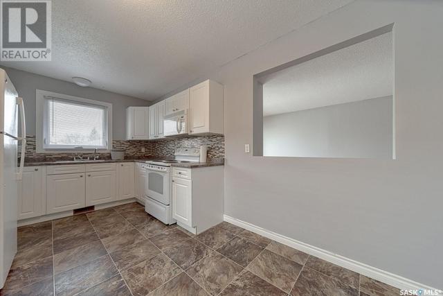 7301 - 7303 Bowman Avenue, House detached with 6 bedrooms, 3 bathrooms and null parking in Regina SK | Image 5