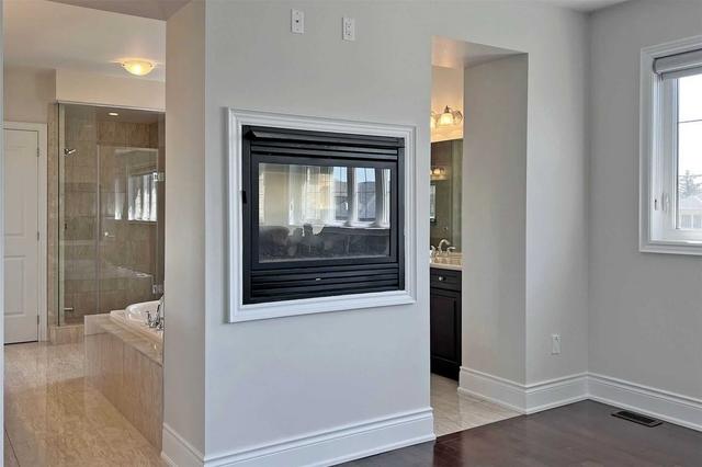 2 Virtue Cres, House detached with 4 bedrooms, 4 bathrooms and 7 parking in Vaughan ON | Image 18