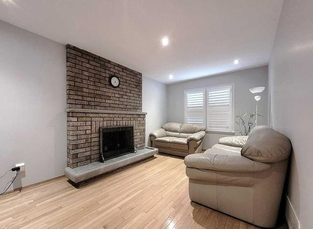 63 Marita Pl, House detached with 3 bedrooms, 4 bathrooms and 4 parking in Vaughan ON | Image 7