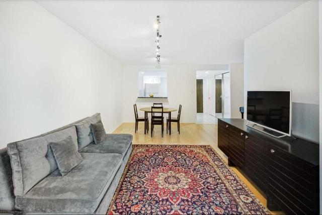 212 - 225 Davenport Rd, Condo with 2 bedrooms, 2 bathrooms and 1 parking in Toronto ON | Image 5