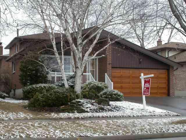 86 Terryhill Cres, House detached with 4 bedrooms, 5 bathrooms and 4 parking in Toronto ON | Image 1