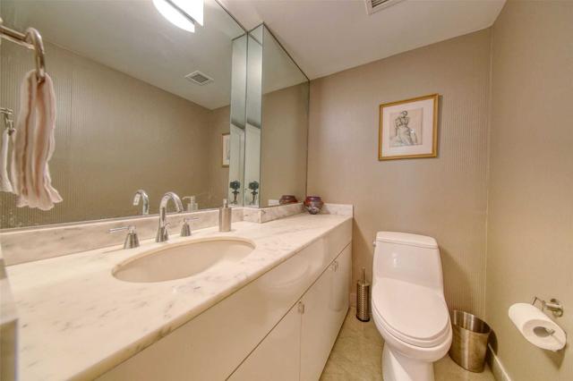 301 - 61 St Clair Ave W, Condo with 2 bedrooms, 2 bathrooms and 1 parking in Toronto ON | Image 24