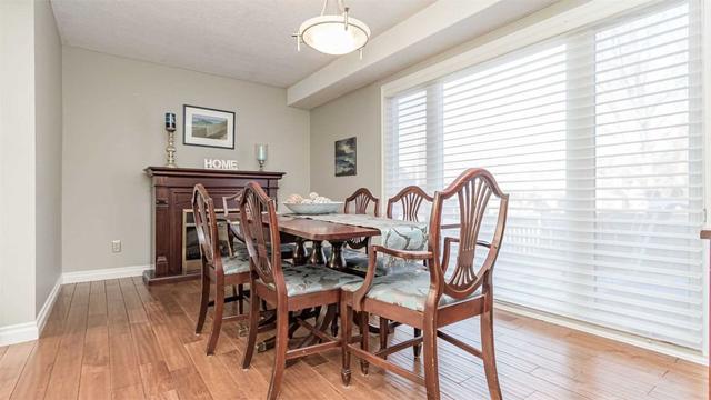 195 Romain Cres, House detached with 3 bedrooms, 3 bathrooms and 4 parking in Oakville ON | Image 2
