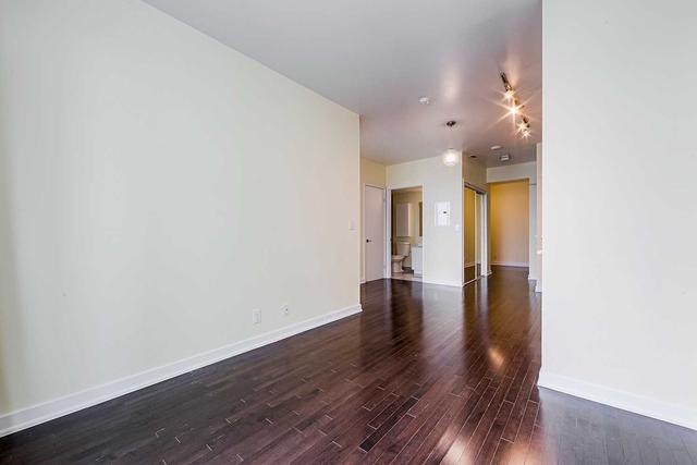 5211 - 12 York St, Condo with 1 bedrooms, 1 bathrooms and 1 parking in Toronto ON | Image 4