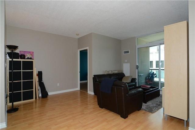 lph6 - 7 Lorraine Dr, Condo with 3 bedrooms, 2 bathrooms and 1 parking in Toronto ON | Image 11