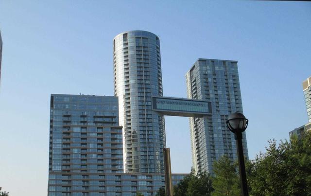 3815 - 15 Iceboat Terr, Condo with 1 bedrooms, 1 bathrooms and 0 parking in Toronto ON | Image 12