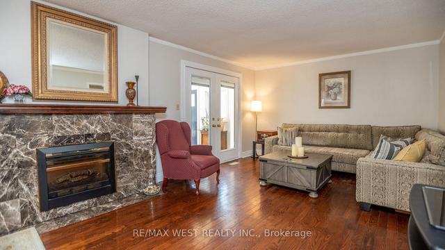 54 Princeton Terr, House detached with 3 bedrooms, 4 bathrooms and 5 parking in Brampton ON | Image 6