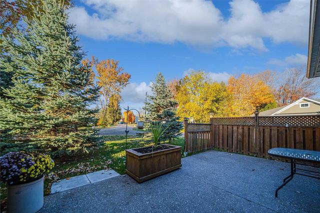 2 Maple Crt, House attached with 2 bedrooms, 2 bathrooms and 4 parking in Severn ON | Image 2