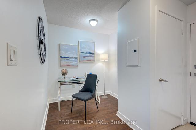 1107 - 11 Brunel Crt, Condo with 1 bedrooms, 1 bathrooms and 1 parking in Toronto ON | Image 9