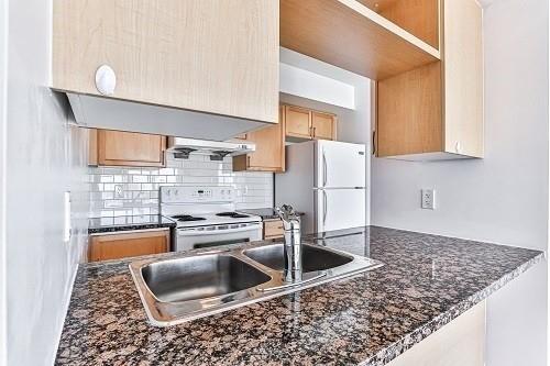 2009 - 60 Town Centre Crt, Condo with 2 bedrooms, 1 bathrooms and 1 parking in Toronto ON | Image 2