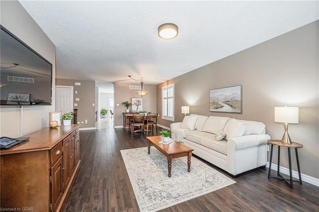 16 Atto Drive, House detached with 4 bedrooms, 3 bathrooms and 4 parking in Guelph ON | Image 2