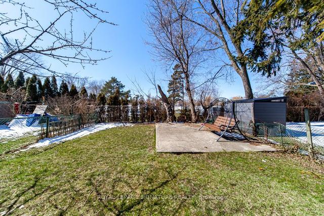 102a Poplar Rd, House semidetached with 3 bedrooms, 2 bathrooms and 5 parking in Toronto ON | Image 27