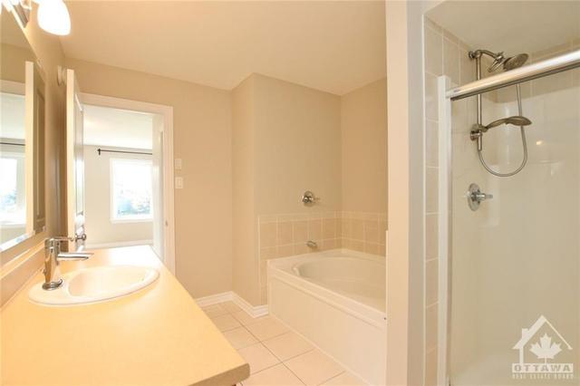 1132 Tischart Crescent, Townhouse with 3 bedrooms, 3 bathrooms and 3 parking in Ottawa ON | Image 23