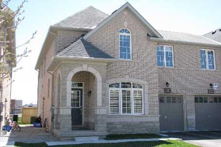 33 Education Rd, House semidetached with 4 bedrooms, 3 bathrooms and 2 parking in Brampton ON | Image 1