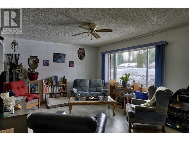 14 Ochwe Street, House detached with 3 bedrooms, 1 bathrooms and null parking in Kitimat BC | Image 4