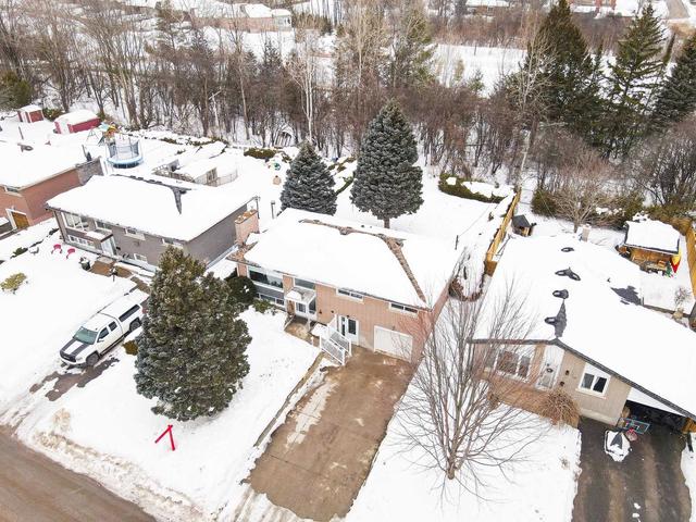 382 Summerhill Dr, House detached with 3 bedrooms, 2 bathrooms and 3 parking in Peterborough ON | Image 14