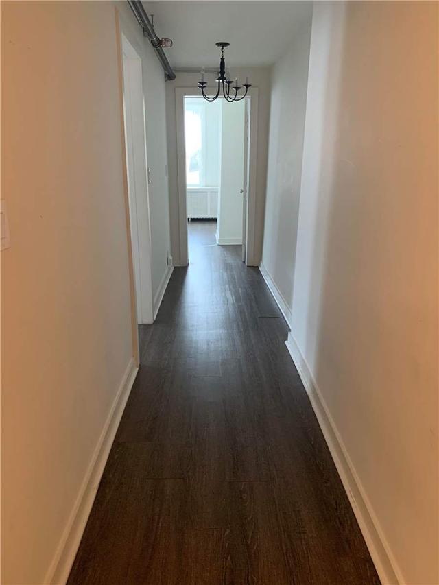 upper - 237 Gerrard St E, House attached with 2 bedrooms, 1 bathrooms and 0 parking in Toronto ON | Image 4
