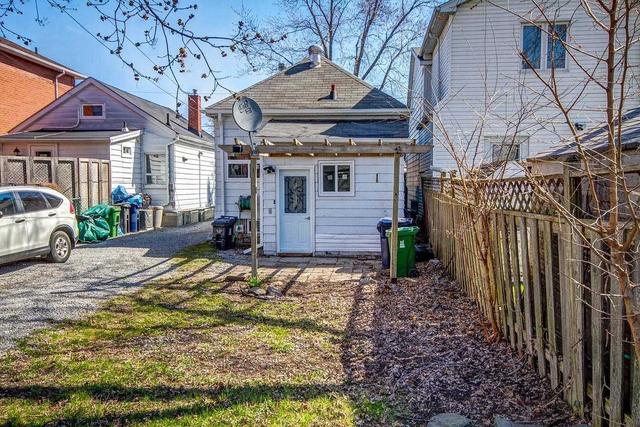 304 Westlake Ave, House detached with 2 bedrooms, 1 bathrooms and 2 parking in Toronto ON | Image 14
