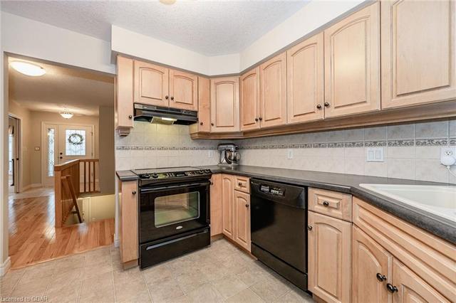 61 Parkside Drive, House detached with 3 bedrooms, 2 bathrooms and 4 parking in Guelph ON | Image 4