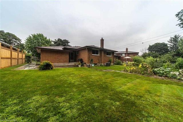 6814 Corwin Cres, House detached with 3 bedrooms, 2 bathrooms and 5 parking in Niagara Falls ON | Image 11