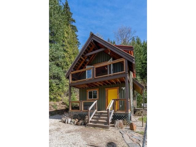 8788 Highway 6, House detached with 2 bedrooms, 2 bathrooms and null parking in Central Kootenay H BC | Image 43