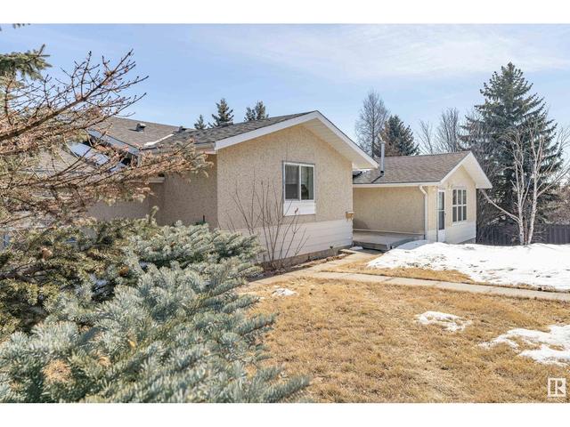 26 Louisbourg Pl, House detached with 4 bedrooms, 3 bathrooms and 6 parking in St. Albert AB | Image 3
