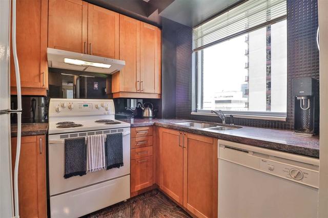 1208 - 55 Bloor St E, Condo with 2 bedrooms, 2 bathrooms and 0 parking in Toronto ON | Image 5