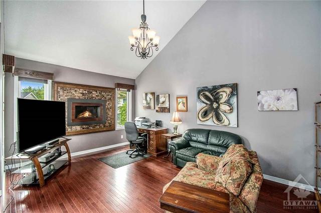 3342 Descotes Circle, House detached with 3 bedrooms, 3 bathrooms and 6 parking in Clarence Rockland ON | Image 10