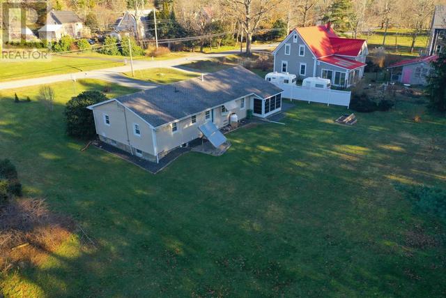 13759 Highway 3, House detached with 3 bedrooms, 1 bathrooms and null parking in Lunenburg MD NS | Image 30