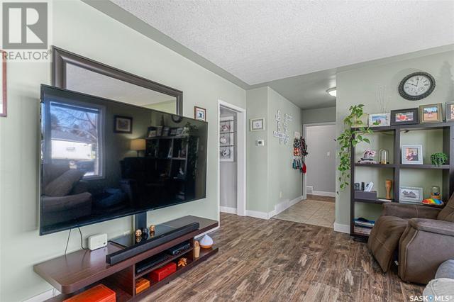 2501 Cumberland Avenue S, House detached with 5 bedrooms, 2 bathrooms and null parking in Saskatoon SK | Image 5