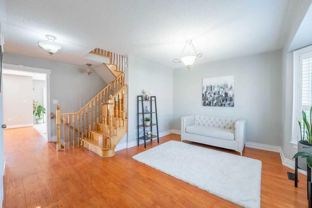 14 Upper Highlands Dr, House detached with 3 bedrooms, 4 bathrooms and 4 parking in Brampton ON | Image 7